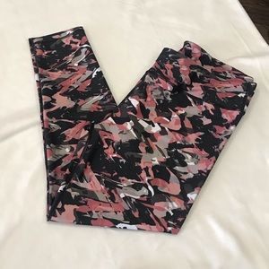 Fabletics mauve Camp Leggings